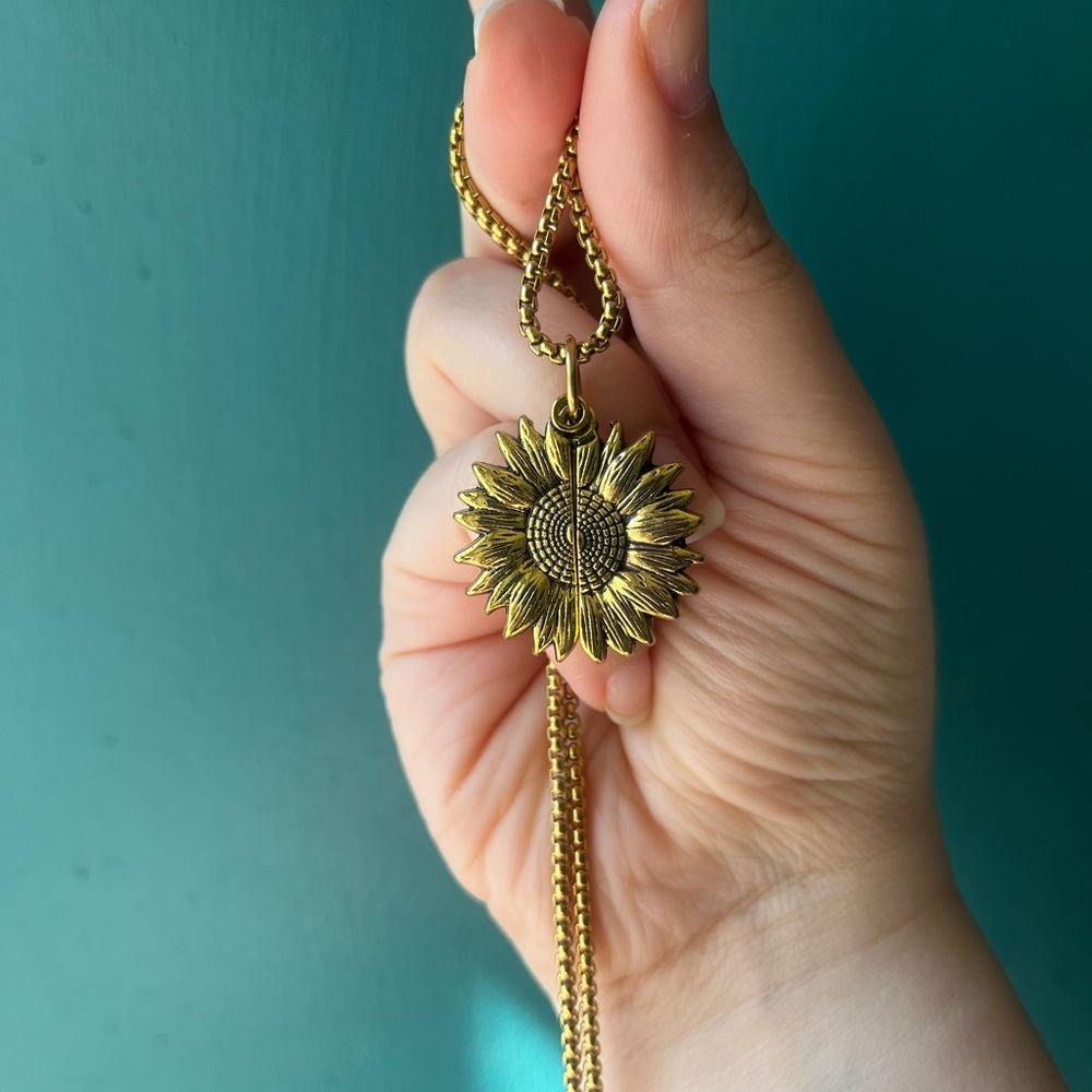 Gold Sunflower Pendant Necklace